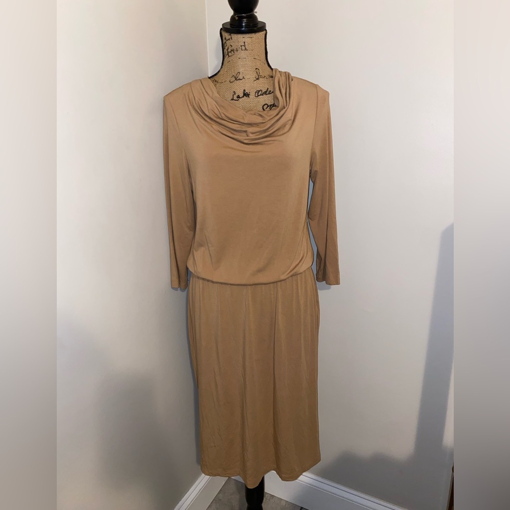 DONCASTER Relaxed Midi Dress with Elastic Waist Solid - Picture 1 of 9